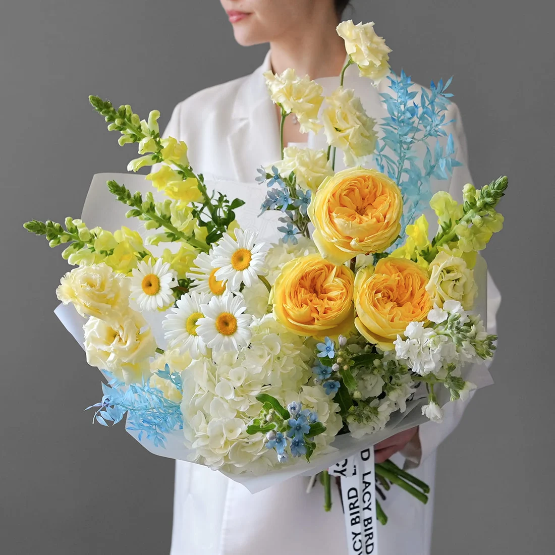 Yellow garden-rose bouquet
